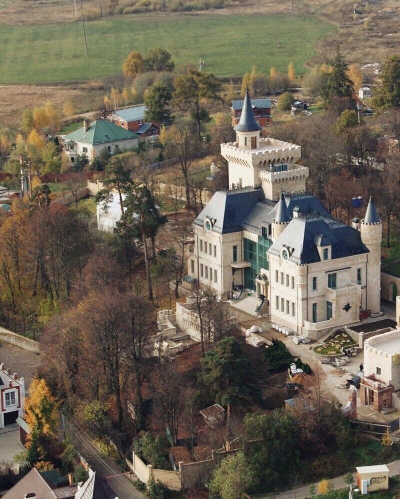 Особняк Галкина В Деревне Грязь Фото