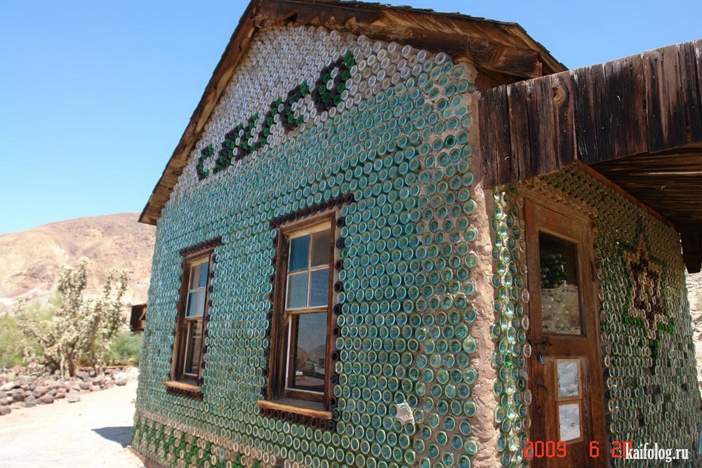 Дом Из Стеклянных Бутылок Фото