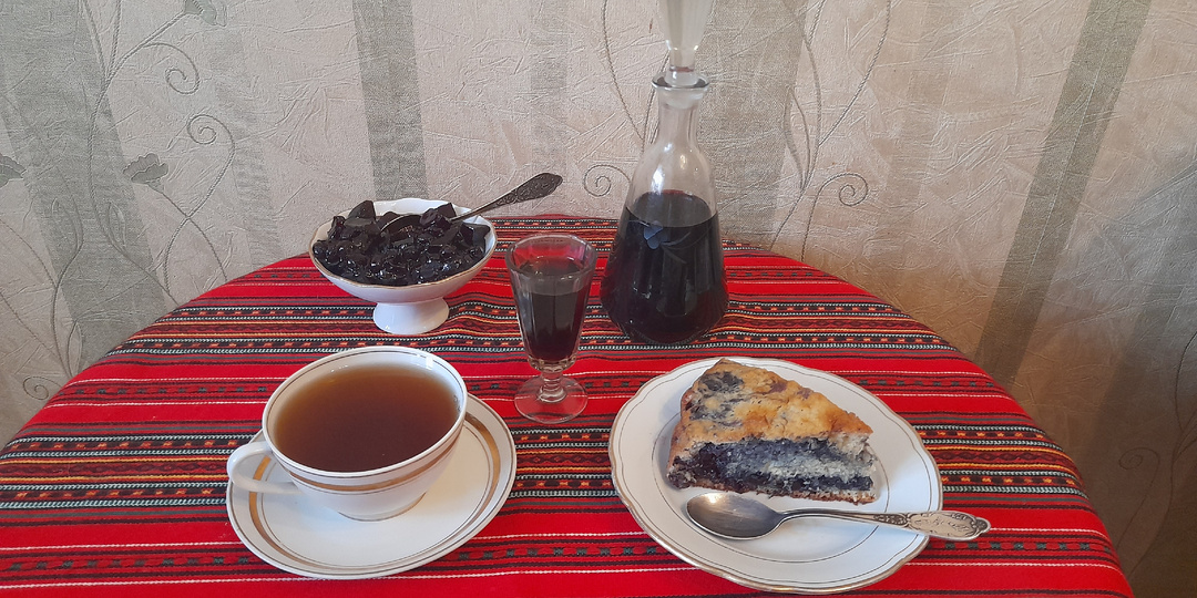 Черноплодная рябина