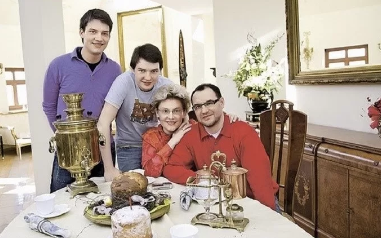 Елена Малышева выводит активы из России. Прощай, немытая?