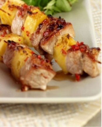 Шашлык из свинины с ананасами.