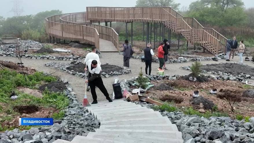 Новой точкой притяжения во Владивостоке стал сквер на сопке Сопёрная