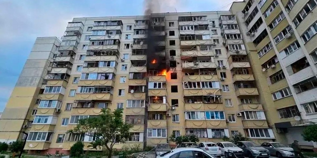 В Белгороде после атаки украинского дрона повреждены более 70 квартир