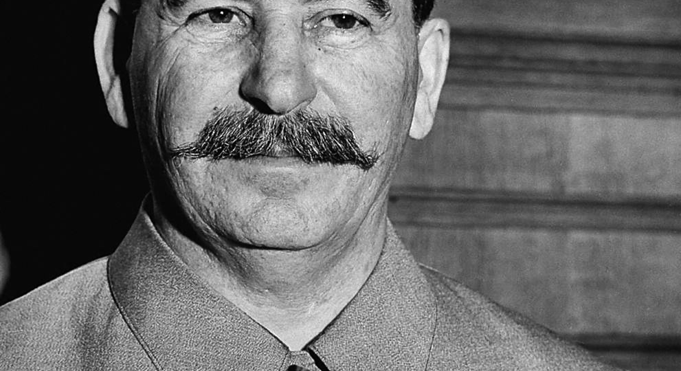 Сталин знал о нападении Германии. Ему сообщали 84 раза. Он не поверил ни одному источнику