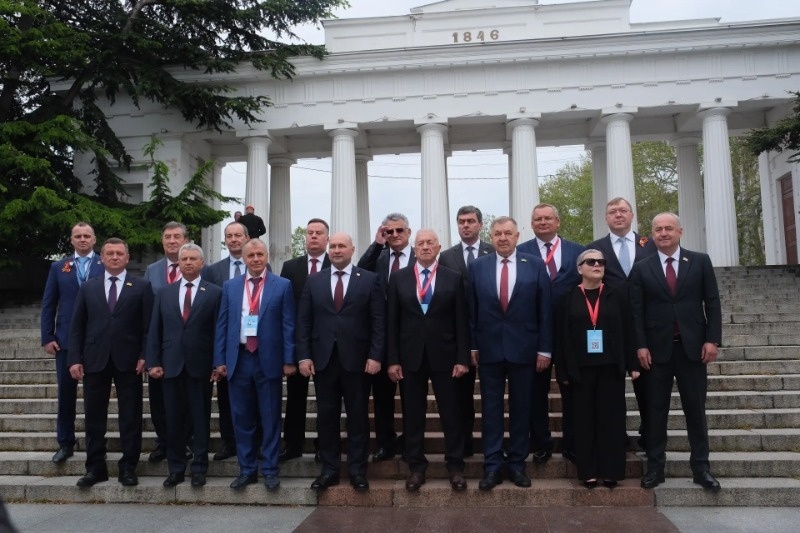 Руководители парламентских делегаций почтили память защитников Севастополя