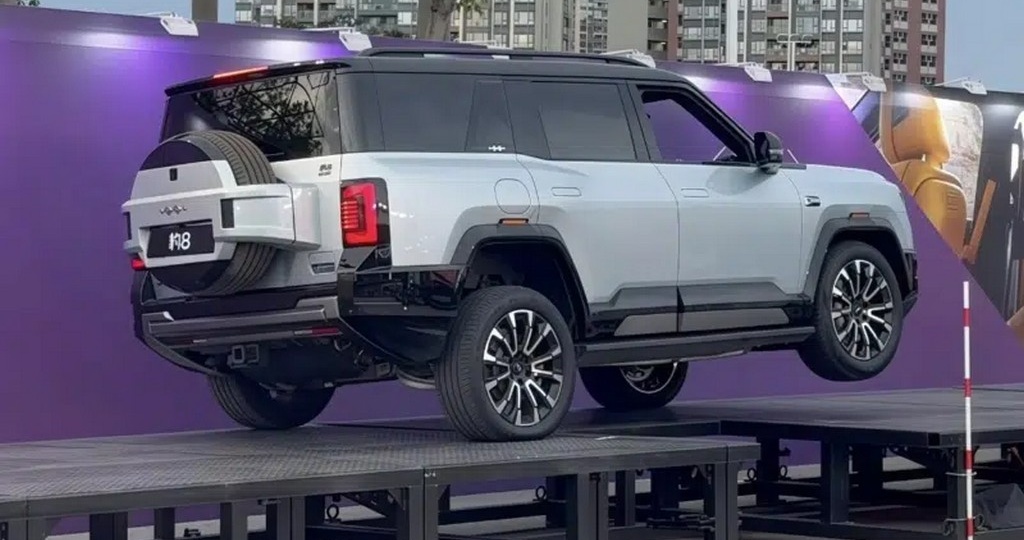BYD, Huawei и Li Auto устроили дуэль технологий
