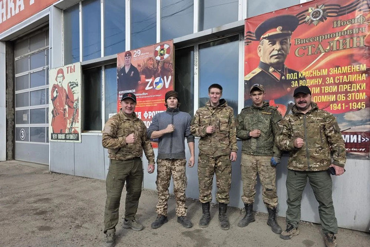 Из Улан-Удэ продолжают отправлять автомобили в зону СВО
