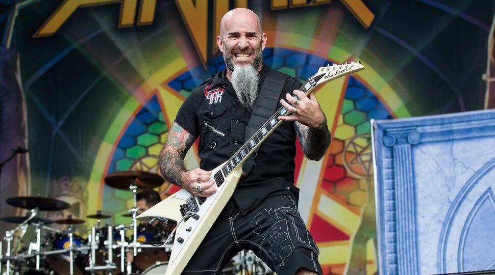 Лидер thrash-легенд Anthrax рассказывает о том, почему их 2 года не писали на лейбл, и какая песня AC/DC самая тяжелая
