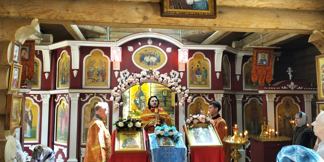 У ворот храма в Кирове неизвестный оставил старинную икону Николая Чудотворца