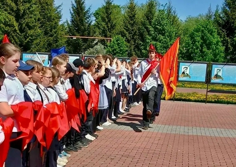 В Знаменском районе приняли в пионеры лучших школьников