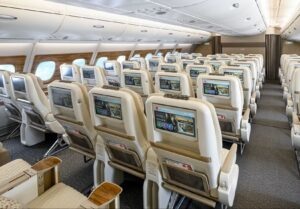 Emirates начала сокращать количество пассажиров в A380