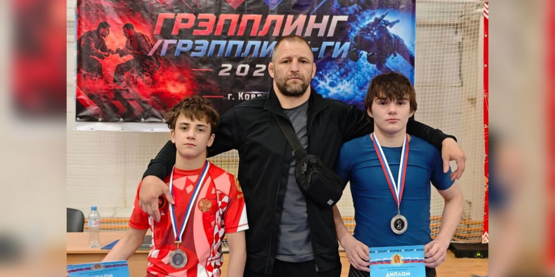 Брянские борцы завоевали серебряные медали на первенстве ЦФО по грэпплингу