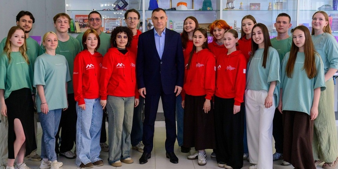 Юрий Зайцев наградил победителей республиканского фестиваля «Студенческая весна Марий Эл — 2026»