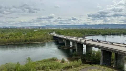 ❗️Уже с завтрашнего дня и до конца октября вводятся ограничение движения на мостах Красноярска