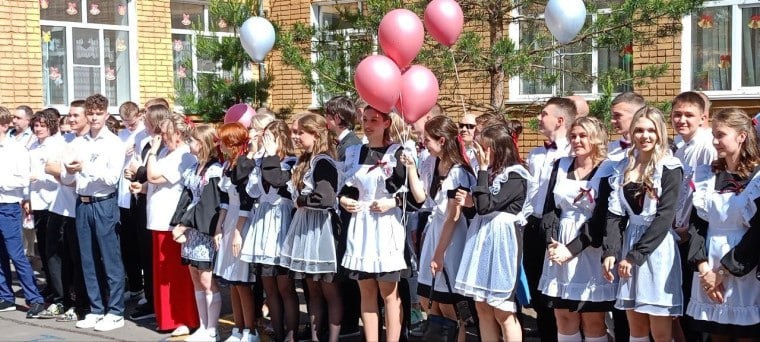 🔔В этом году в Красноярском крае 11-е классы заканчивают более 15 тысяч школьников, а 9-е — свыше 36 тысяч ребят