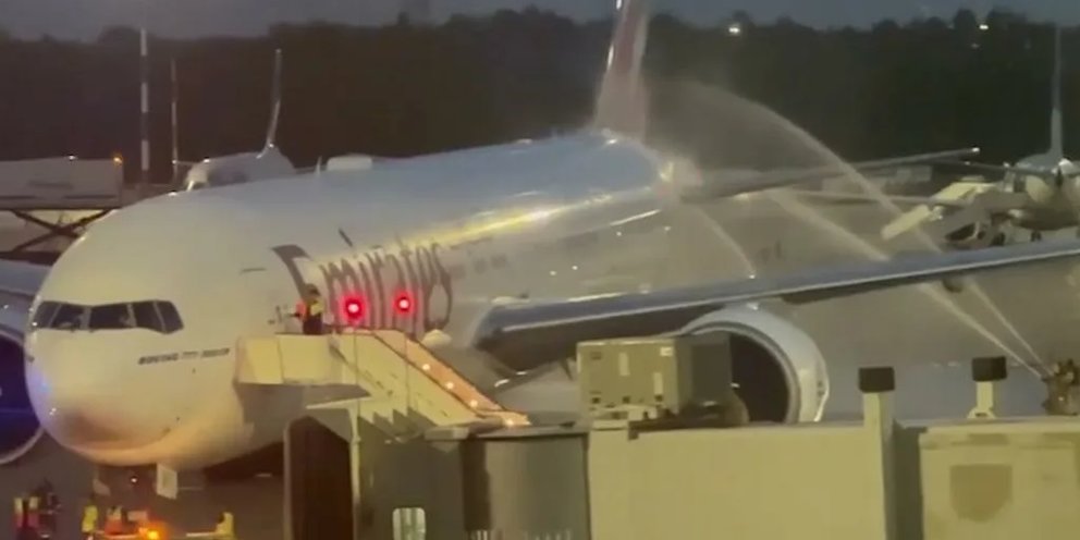 Boeing 777 "Москва-Гуанчжоу" приземлился в Иркутске из-за неисправности судна