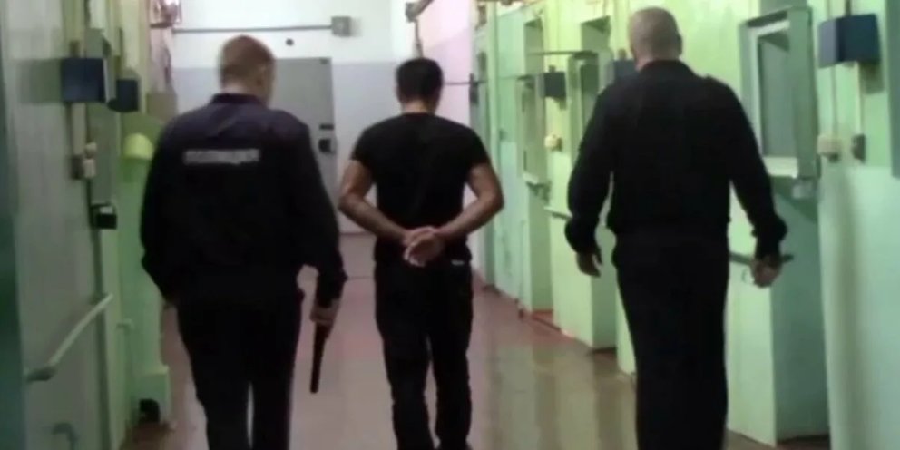 Нападение 4 июня. Азербайджанцы убили парня в Красноярске. Мигрант напал на полицейского. Задержали мигрантов на территории цеха.