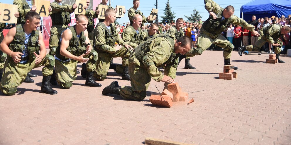 Курские войска. Курск армия. Курск служба армия. Военные телешоу. РТДН В армии в Курске.