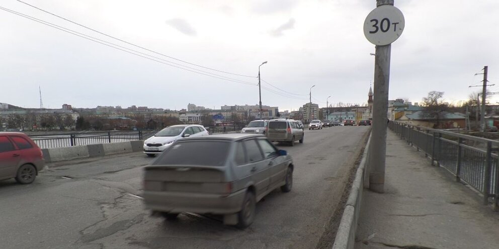Маршрут 93 пенза. Авария у бакунинского моста. закрывают бакунинский мост. авария на бакунинском мосту пенза сегодня.