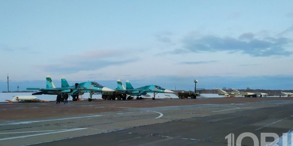 Шагол су сгорел. Су 34 Шагол Челябинск. Самолеты сушки над Челябинском. Лукойл возле возле аэродрома Шагол.