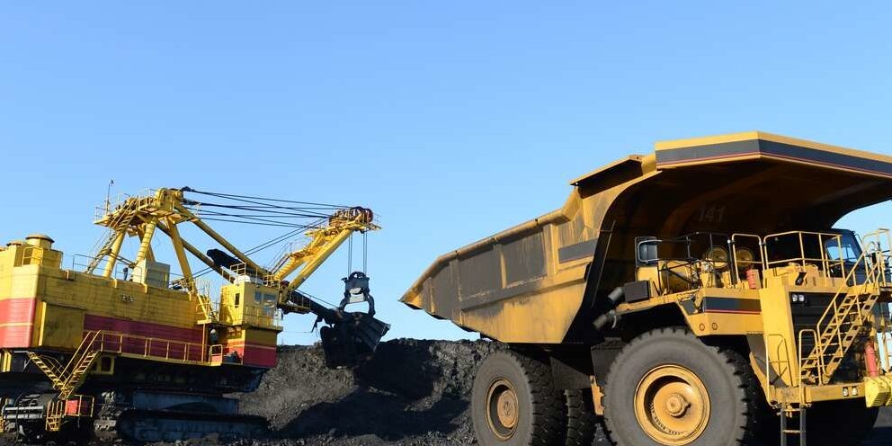 огоджинская угольная компания. огоджинское месторождение угля в амурской области. шахта садкинская восточная директор. разрез восточный антрацит. уголь огоджинского месторождения.