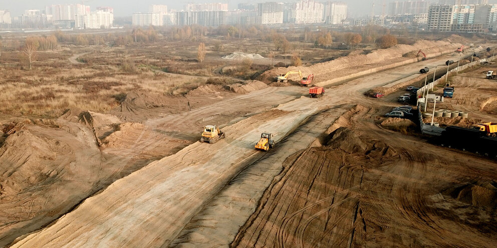 Строительство современных дорог. Стройка дорог. Строительство дороги. Рядом стройка. Стройка Брянск.