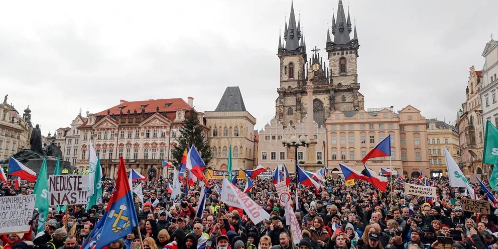 Чехия 18. Протесты в Праге. Чехия люди. Митинг в Чехии. Митинги в Германии.