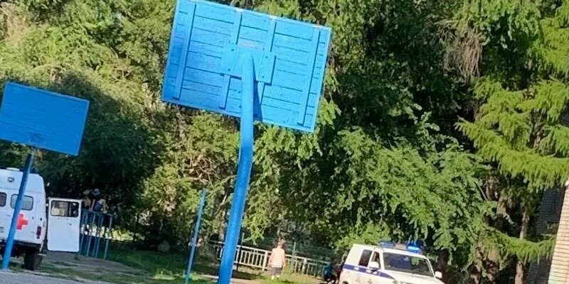 Лайфхаки шутки. Разбитая ваза стеклянная. Прикол разбить экран. Стих осколки. Но тот разбил ее.