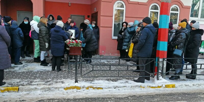 Похороны девочек в тольятти фото Сегодня прошли похороны девочки, которая была сбита на улице Мельникова Дзен