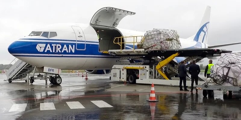 Российские грузовые авиакомпании «Атран» и AirBridgeCargo приостановили ...