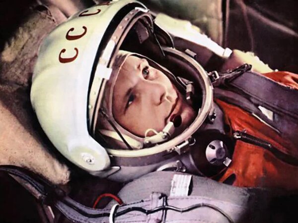 Гагарин первый в космосе на каком корабле