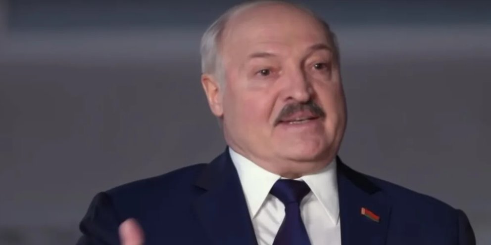 Лукашенко отвел войска