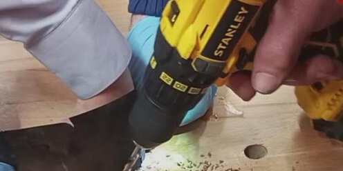 миша бартон в школьной форме. мемы про школу. она приходит в школу. унижение девочек в школе. мальчик в школе.