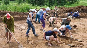 калмацкий брод. древнее городище курегкар. гнёздово смоленск курганы. стоянка древнего человека диринг-юрях. археологические памятники на территории новосибирска.