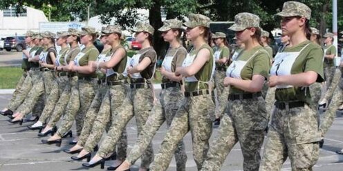 Алроса стюардессы. Красивые якутки в национальном костюме. Мисс якутия 2004. Стюардесса юлия осипова. Авиакомпания якутия бортпроводники.