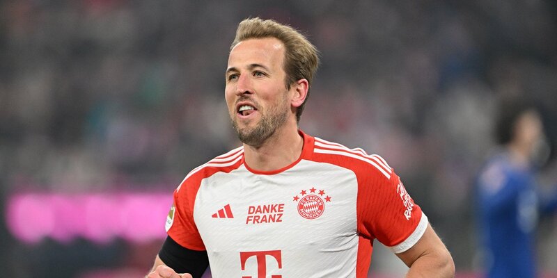 ратуша мюнхен с часами. интернет мюнхен. Arthotel munich. музея брандхост в мюнхе. Marienplatz roll.