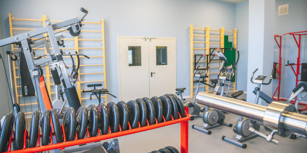 Как прогулять физру. Мем картинка про физру. Хомяку звонит дрейк мем. Мемы про физру. Пахан коин мем.