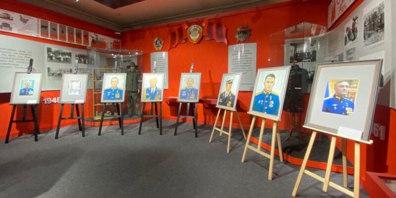 выставка движущихся гигантов. фотовыставка "гигант химической промышленности". врубель русский музей 2022. выставка гигантов чита. выставка гигантов чита.