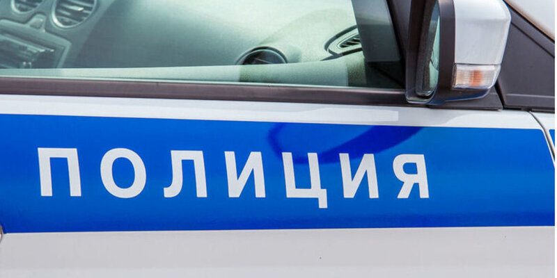 Женщина с детьми живет в подъезде. Подъезд с улицы. Мама в туалете с детьми. Ребенка бросили в подъезде. Подъезд нижнекамск.