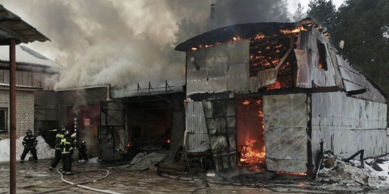 нефтебаза брянск. пожар на нефтебазе в суражском районе. брянск горит нефтебаза. пожар в фокинском районе г брянска. в.