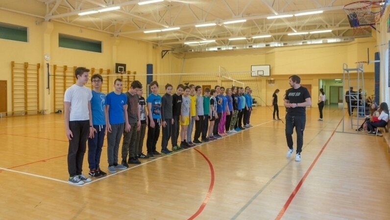 Спорт игры в школе