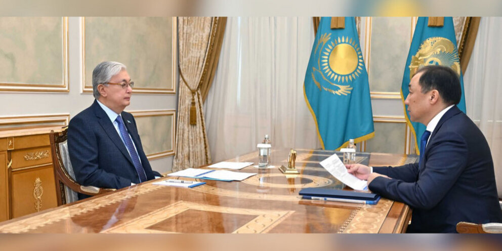 нац одежда казахов. национальная одежда казахов. казахи. народная одежда казахстана. с праздником наурыз.