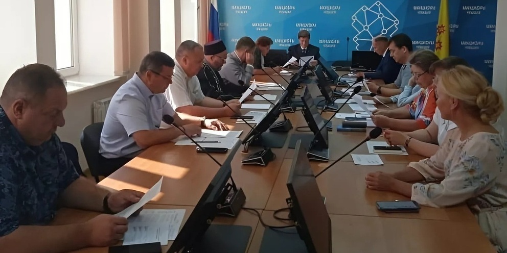 Вызов заседание. Должностные лица в политике. Большое евразийское партнерство. Церковная кафедра. Вызов заседание.