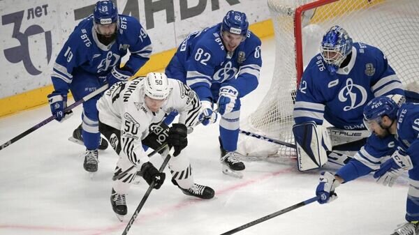 Трактор динамо м кхл. Трактор динамо трансляция. Трактор динамо москва. Динамо трактор. Динамо трактор.