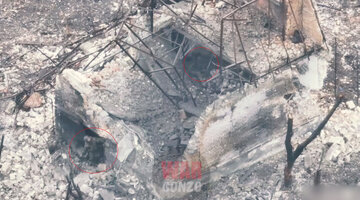 закидал гранатами пятерых. солдат который отбрасывал гранаты. закидал гранатами пятерых. закидал гранатами пятерых. солдат откидывает гранаты с дрона.