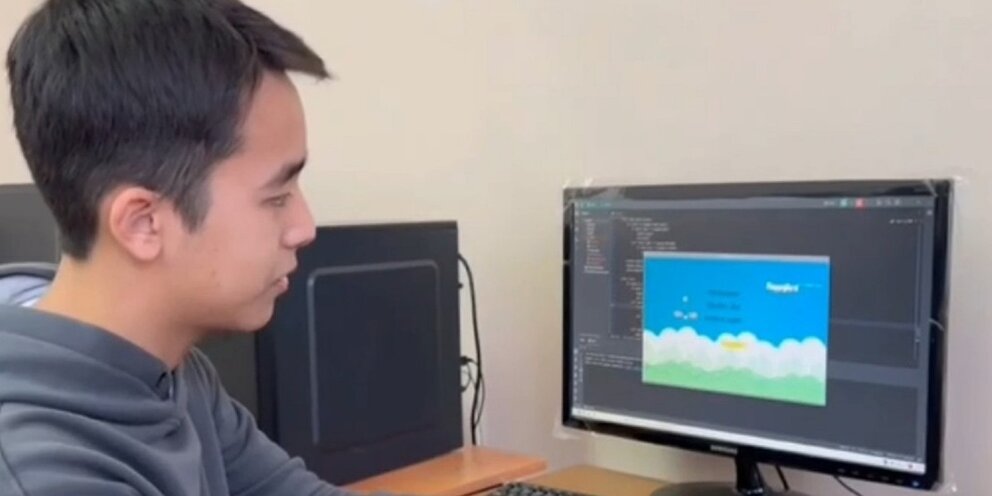 Компьютерные игры для детей. It школьник. Компьютерное 3d моделирование. Создание игр школьники. Школьник за компьютерной игрой.