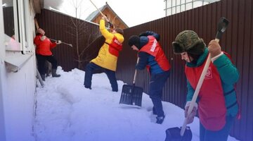 снегопад в москве. сильный снег. очень сильный снег. явления природы снегопад. норильск снег 2021.
