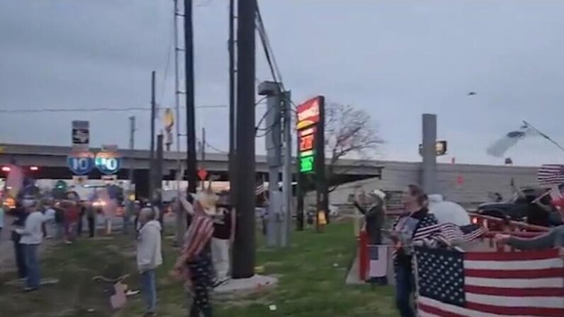 Дальнобойщики сша и дворцы на колесах. Гречка дальнобой сша. Грузовик swift c class. Дальнобойщики америки. Дима малаш дальнобой по сша.