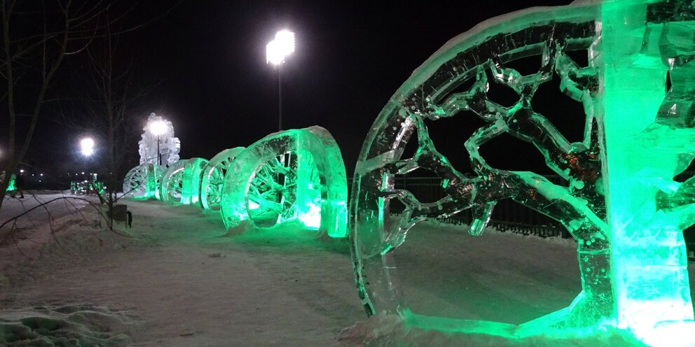 протяни руку. командный менеджмент. команда коллектив. совместными усилиями мы сможем. международные отношения.