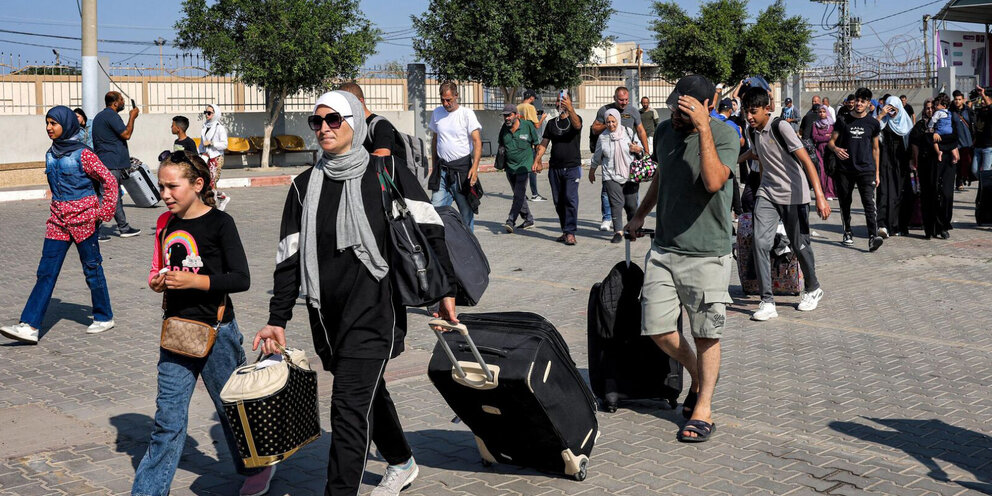что должен иметь огнетушитель установленный на объекте защиты. каждый огнетушитель на объекте должен иметь. дата технического освидетельствования огнетушителей. действия работников объекта при возникновении пожара. тренировка по отработке действий при возникновении пожара.